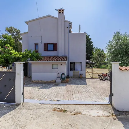 Apartman Meazza-3 By Interhome Medulin