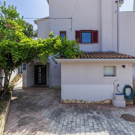 Apartman Meazza-3 By Interhome *