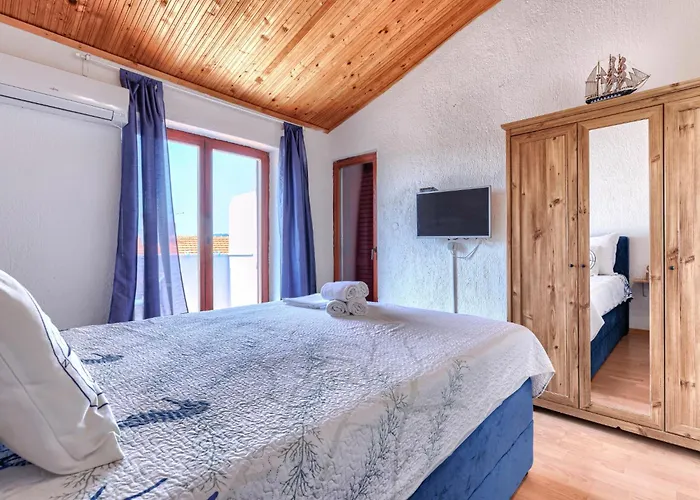 Meazza-3 By Interhome Medulin